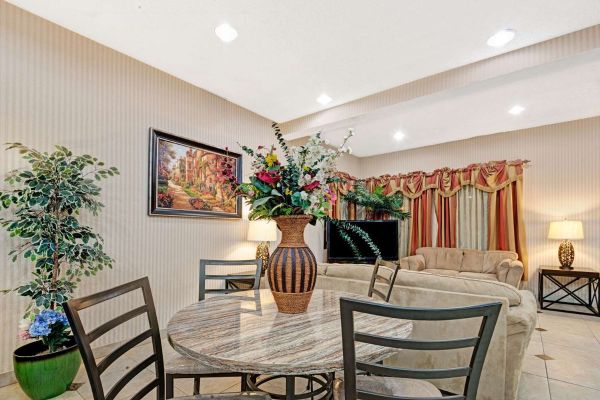 BAYMONT SUITES LAWRENCE (Lawrence)